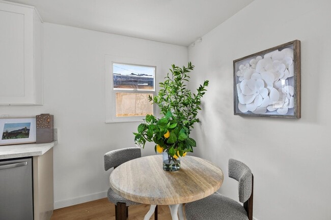 Building Photo - 1510 W 52nd St