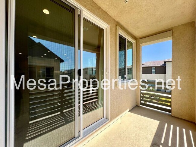 Building Photo - 3880 S Oasis Paseo
