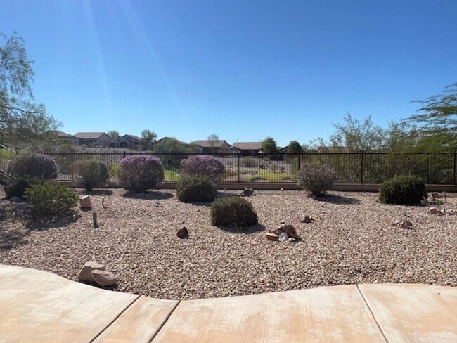 Building Photo - 3 Bed 2 Bath Golf Gated Community Pet Friendly,Boat Garage. Bullhead Parkway