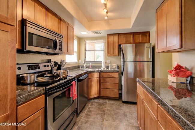 Building Photo - 6651 N Campbell Ave