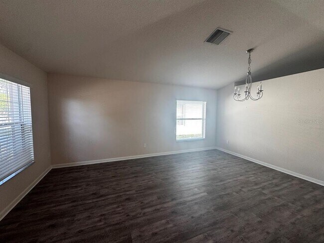 Building Photo - 495 Painted Leaf Dr