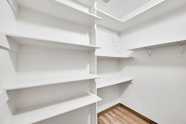 Building Photo - 2317 De Soto Rd
