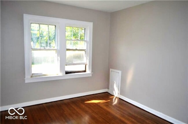 Building Photo - 1302 Shannon Ave