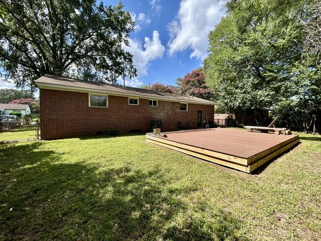 Building Photo - 8120 Halprin Dr