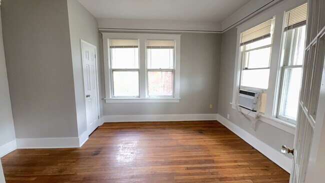 Building Photo - Spacious 4 Bedroom Midtown Home with Basement & Attic Storage