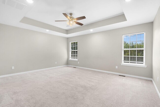 Building Photo - 270 Hickory Hills St