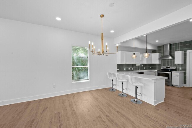 Building Photo - 725 Westfall Ave