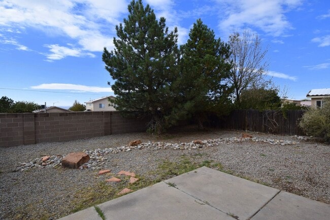 Building Photo - Great location! Nice 3Br, 2.5Ba Near Alame...