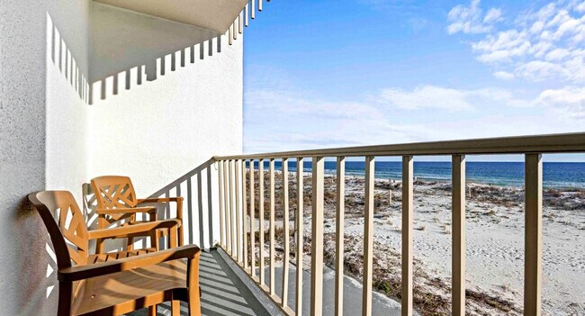 Building Photo - 556 Coral Ct