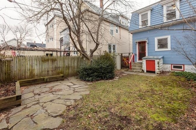Building Photo - 330 Lowell St