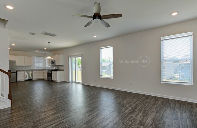 Building Photo - 5 BR/3 BTH Home in Selwyn Landing