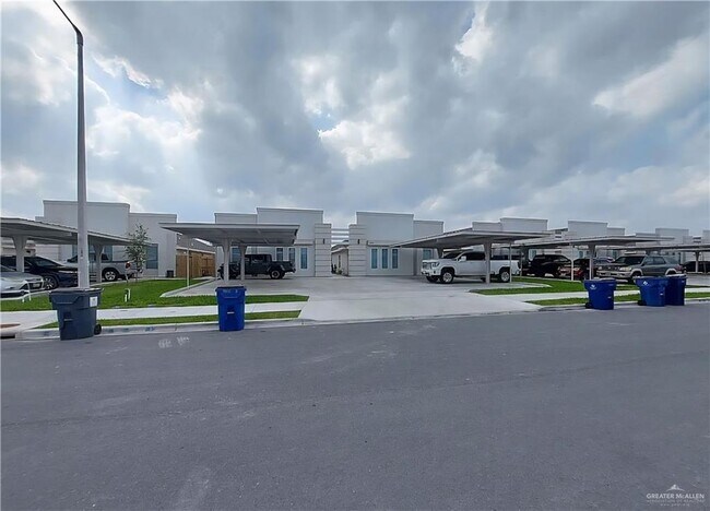 Building Photo - 18 Las Vistas Ln