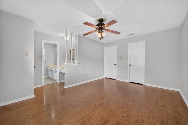 Building Photo - 25515 Stone Mill Ln