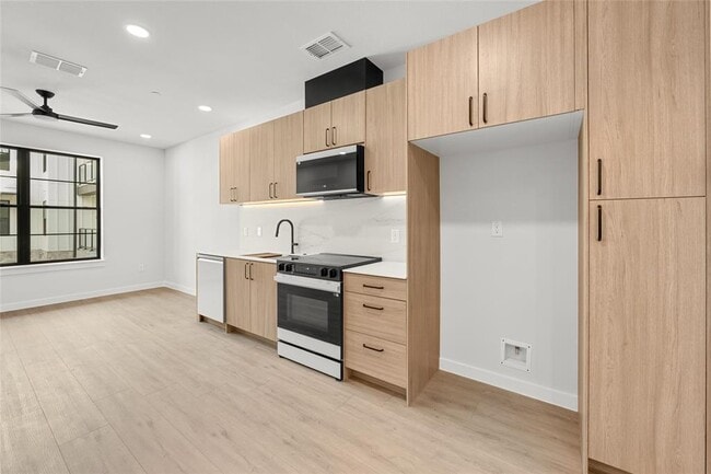 Building Photo - 630 Central Pkwy