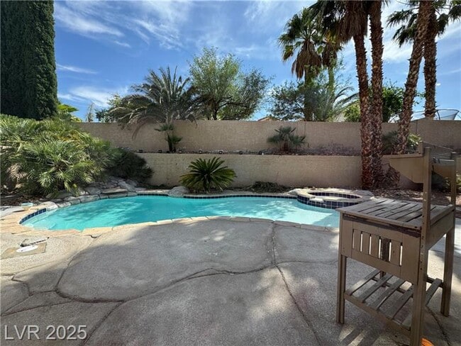 Building Photo - 9805 Echo Hills Dr