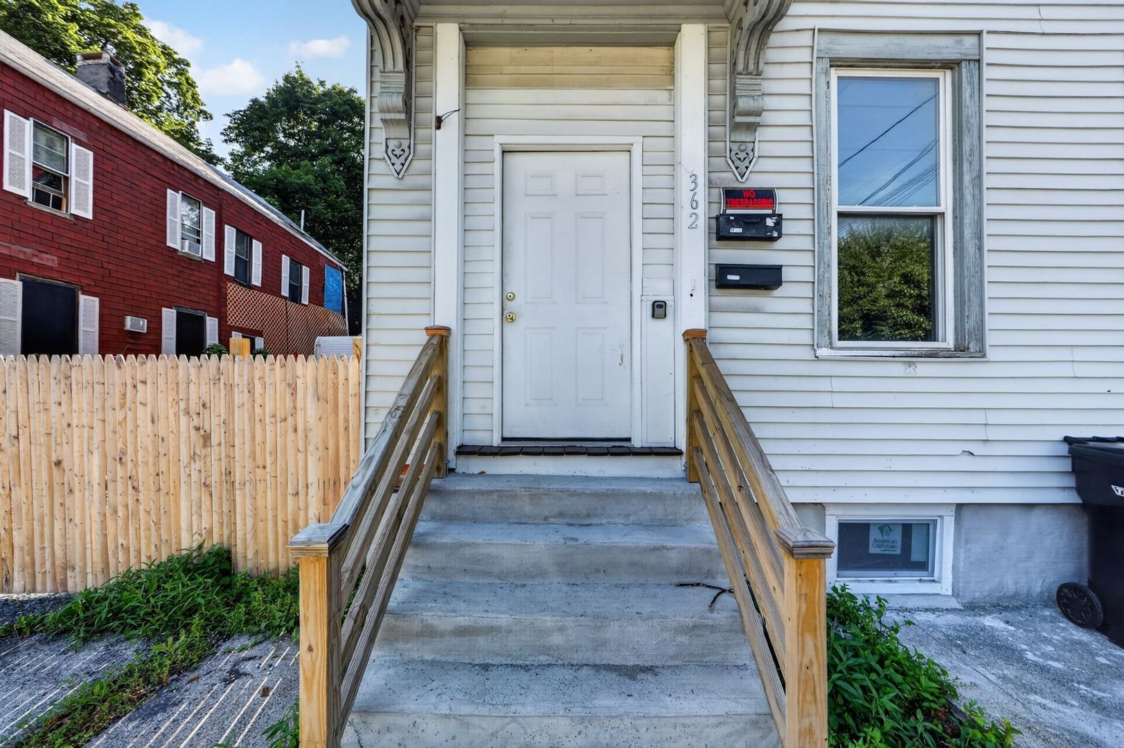 Building Photo - 362 9th St