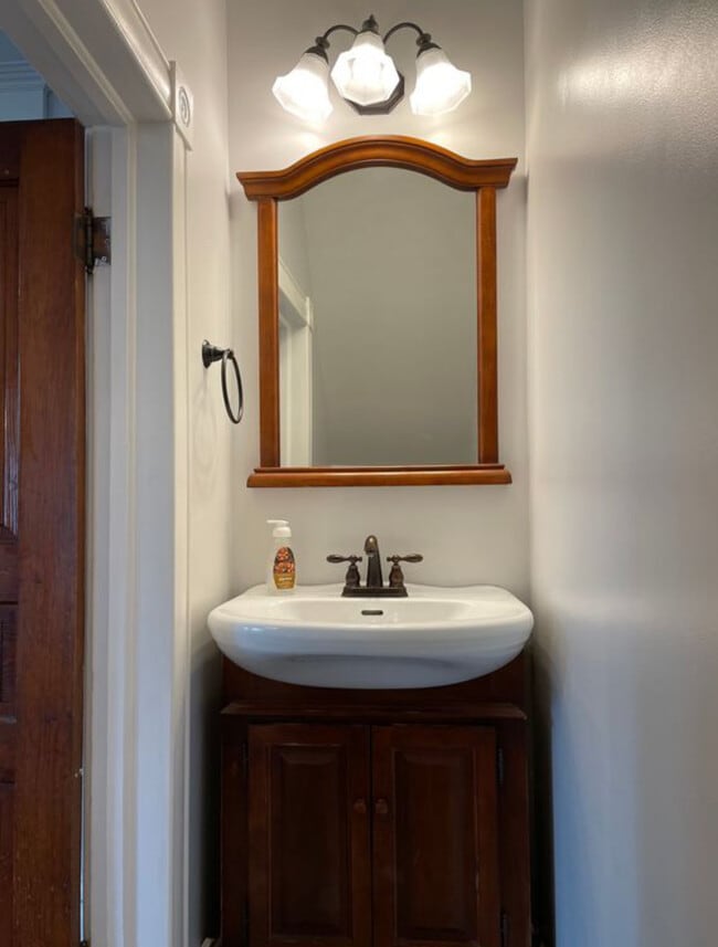 Building Photo - 3933 E Grant St