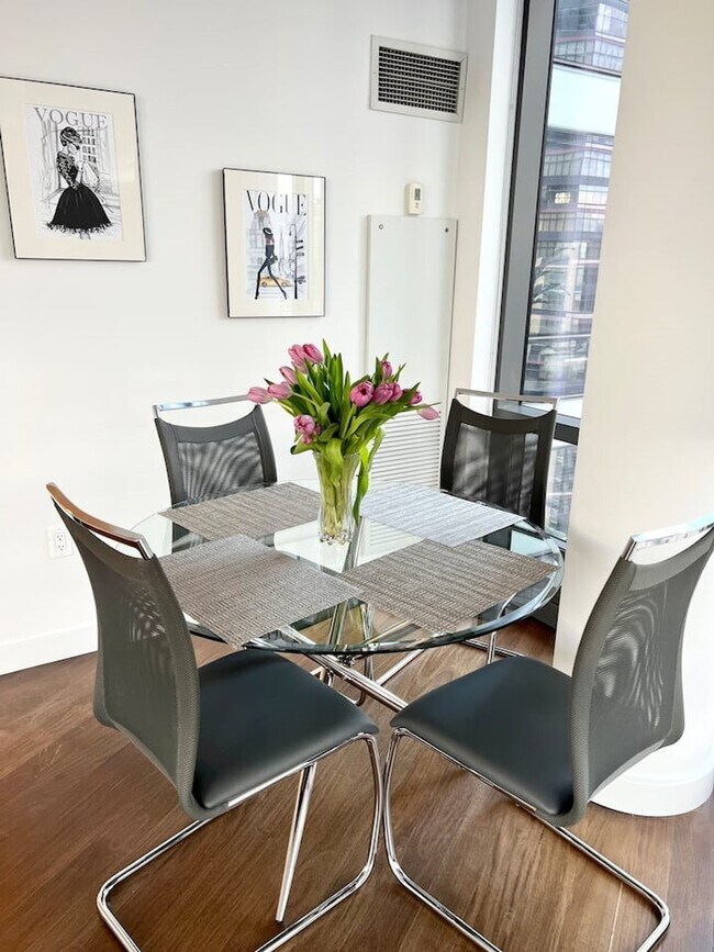 Building Photo - 1886 Broadway-SI ID1461703P