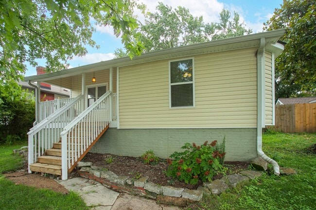 Building Photo - 1014 Douglas Ave