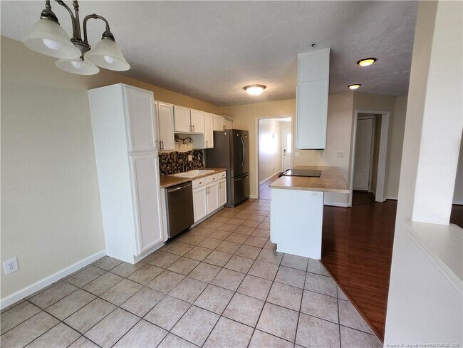 Building Photo - 417 Sparrow Dr