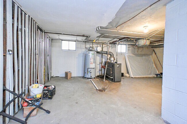 Building Photo - 5541 Montgomery Rd