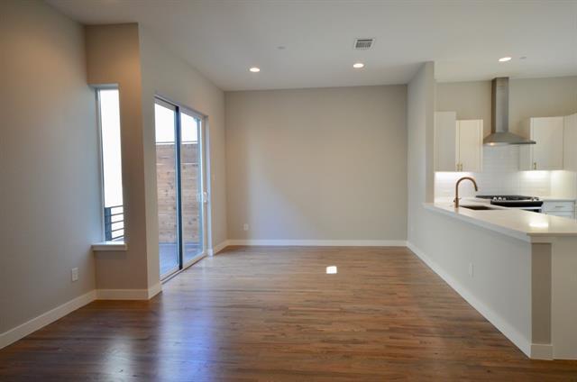 Building Photo - 2111 Bennett Ave