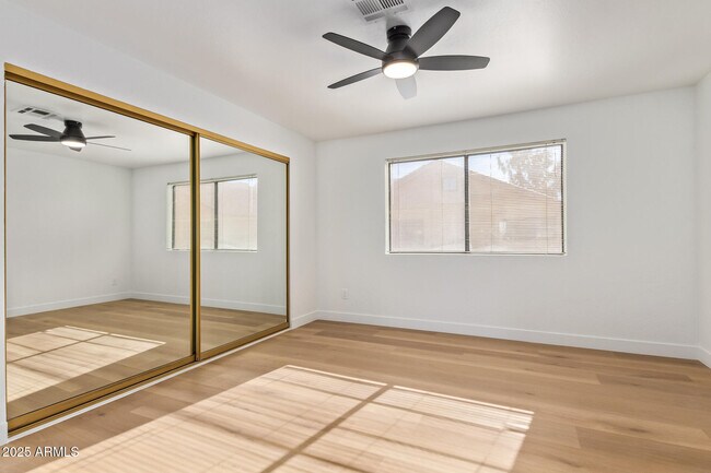 Building Photo - 4901 S Calle Los Cerros Dr