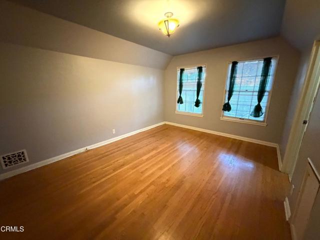 Building Photo - 1428 Oak St