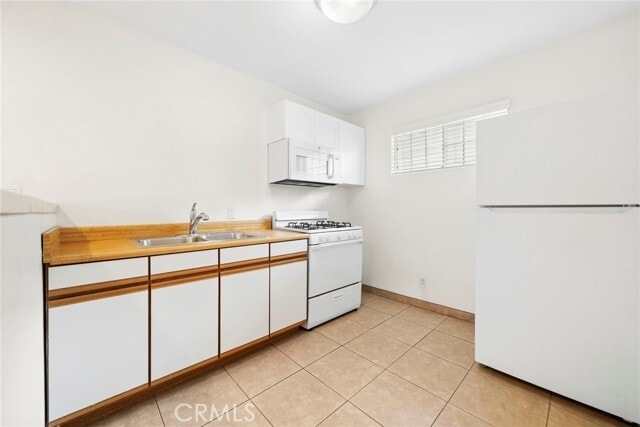 Building Photo - 221 Cabrillo St