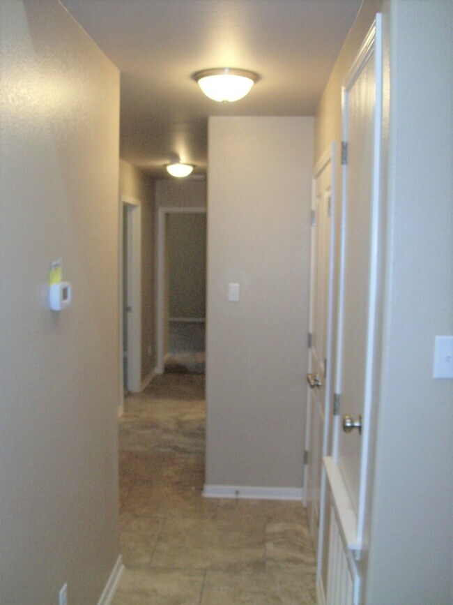 Building Photo - 3/2 Duplex off Bunny Trail Killeen - Text 201-231-7228 for more details