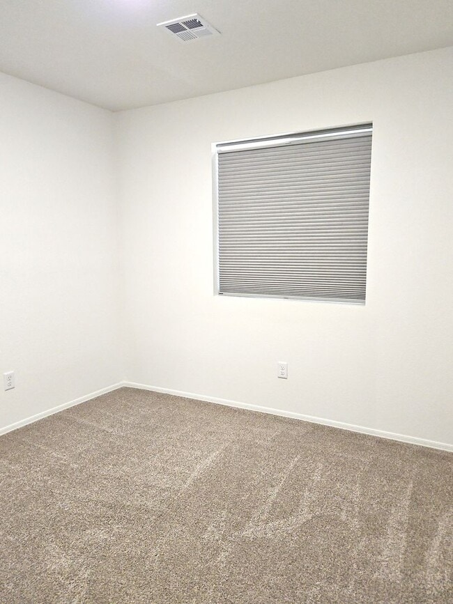 Building Photo - 4 bedroom rental for Lease