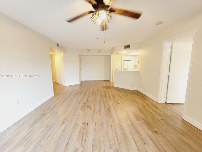 Building Photo - 4155 N Haverhill Rd