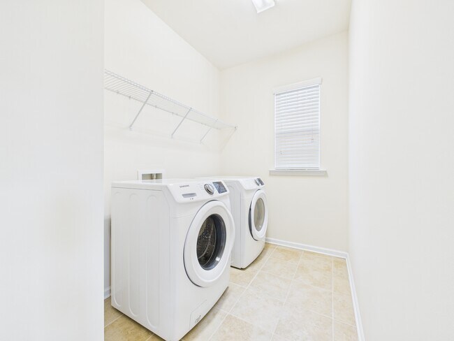 Building Photo - 1249 Reflection Ave NW