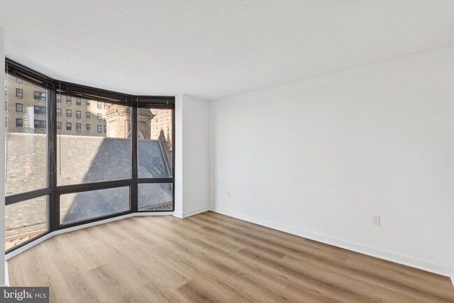 Building Photo - 2020 Walnut St