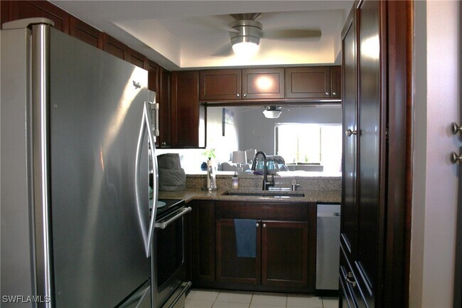 Building Photo - 15160 Riverbend Blvd