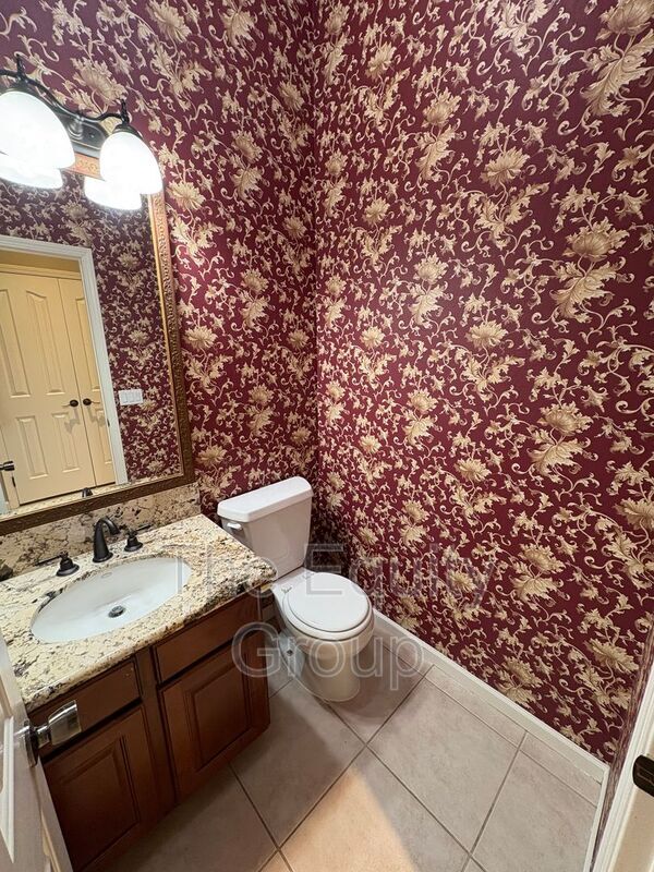 Building Photo - 2511 S Peppertree St