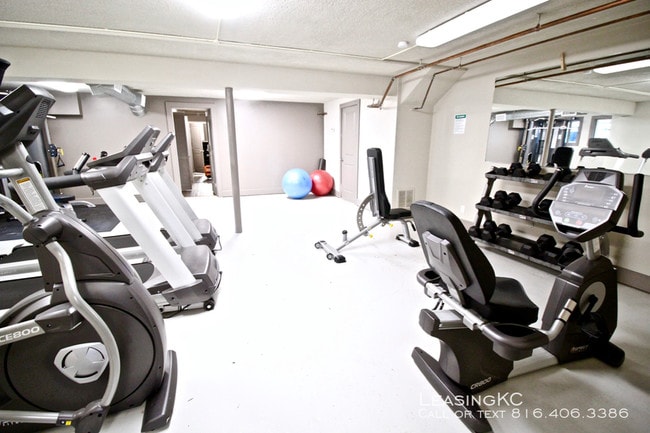 Building Photo - The Lakota on Grand