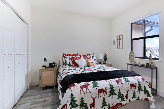 Building Photo - 15070 SW 119th Ln