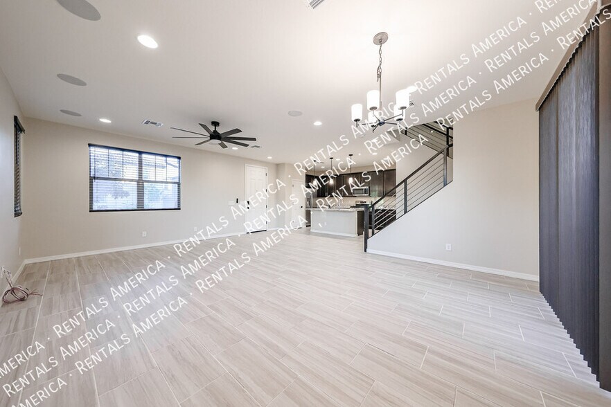 Building Photo - 4215 S 58th Ln