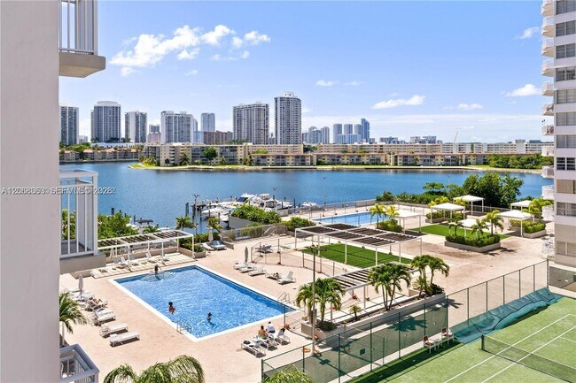 Building Photo - 18081 Biscayne Blvd