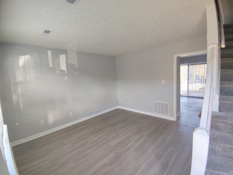 Building Photo - 7 Duiguid Dr