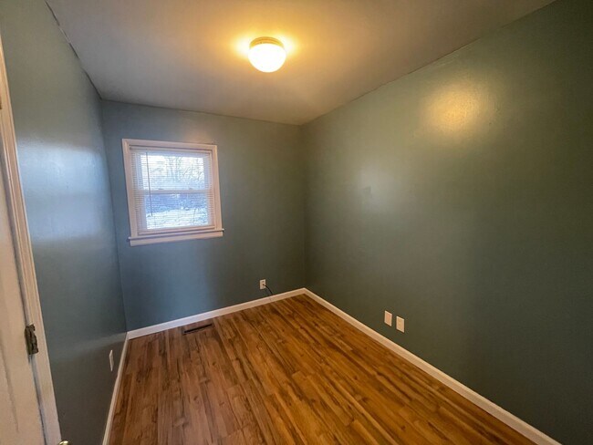 Building Photo - 3 Bedroom House Murray City Limits