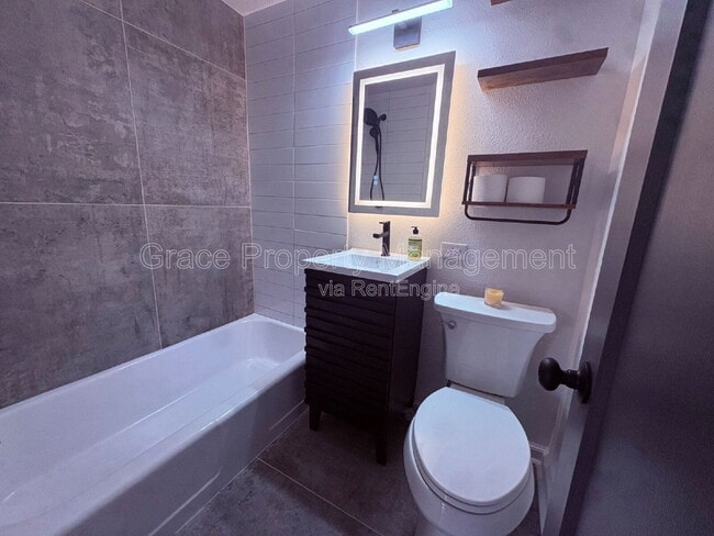 Building Photo - 505 Logan St