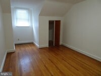 Building Photo - 27 W 7th St