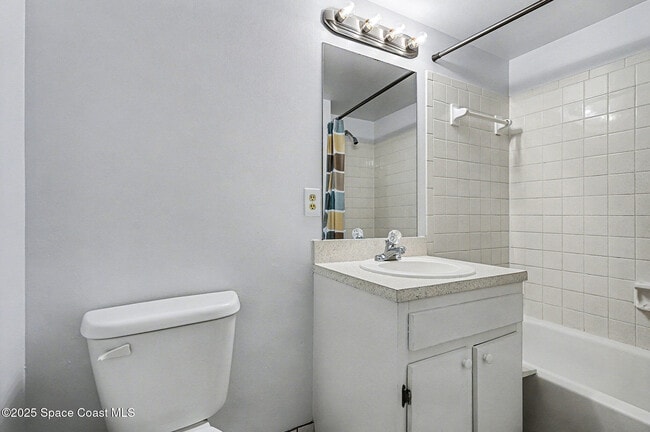 Building Photo - 204 Seminole Ave W