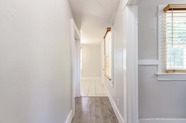 Building Photo - 3 bedroom home for RENT in Modesto - Close...