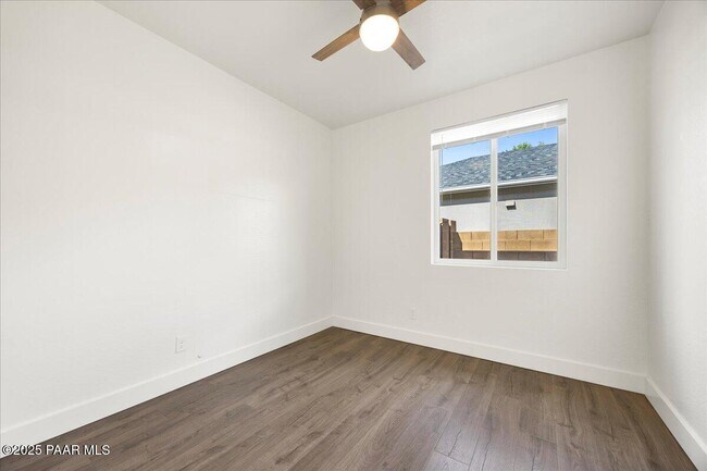 Building Photo - 1643 Stratford Pl