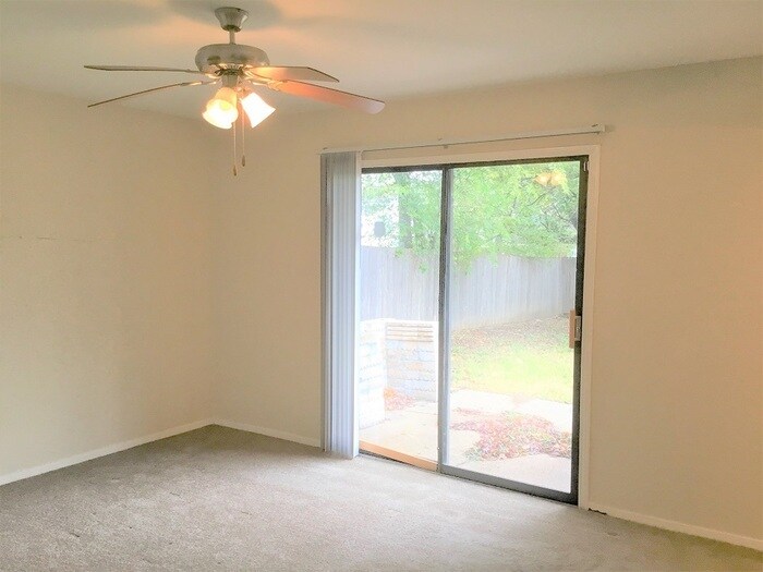 Building Photo - 117 Cooper St