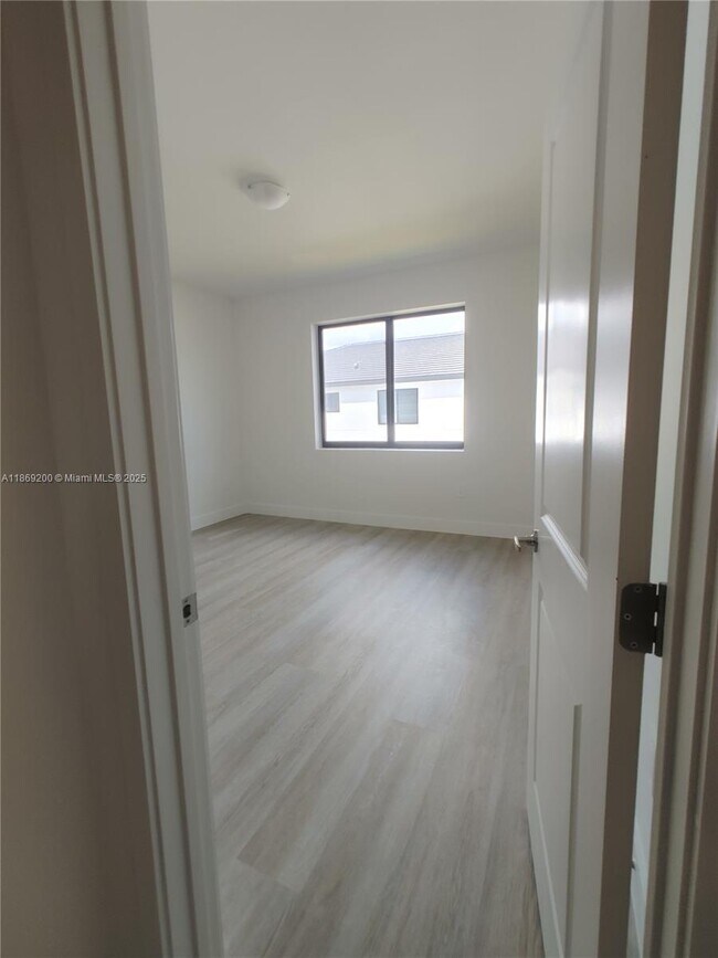 Building Photo - 34468 SW 191st Ct