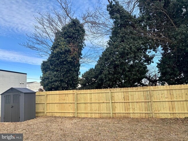 Building Photo - 2511 Charles St